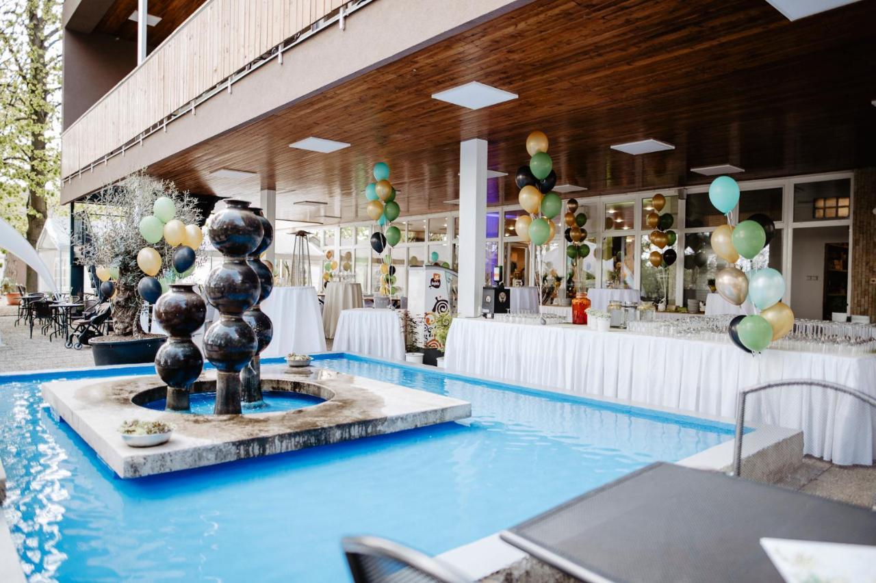 Hotel Fontana برنو المظهر الخارجي الصورة